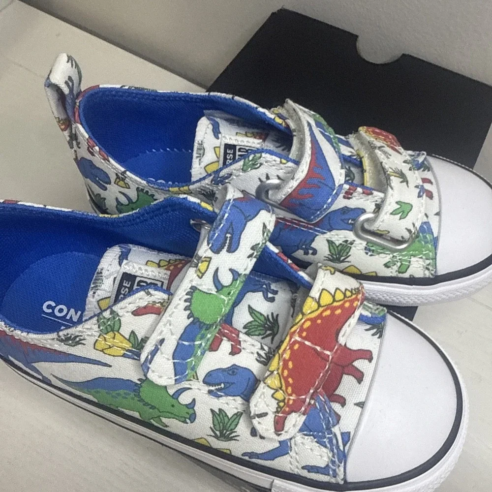 Converse Chuck Taylor All Star Toddler Boys Shoes Size 9 kids Dinosaur shoes